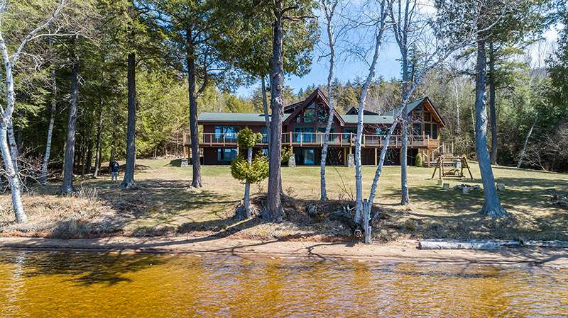 Alpenglow Lakeside Lodge A Exterior Water 1