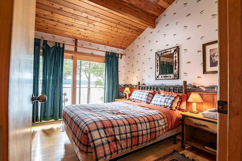 Alpenglow Lakeside Lodge Bedroom MainLevel 1