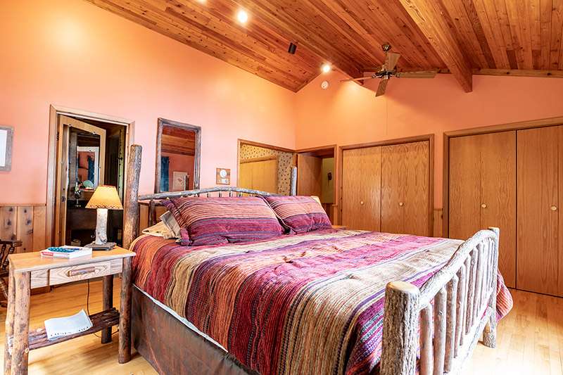 Alpenglow Lakeside Lodge Bedroom Master 1 1