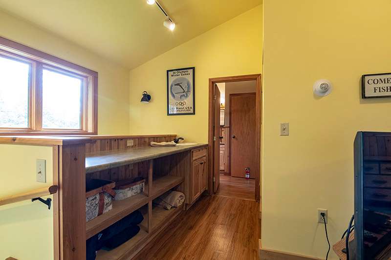 Alpenglow Lakeside Lodge Cottage Stairs Sink 1