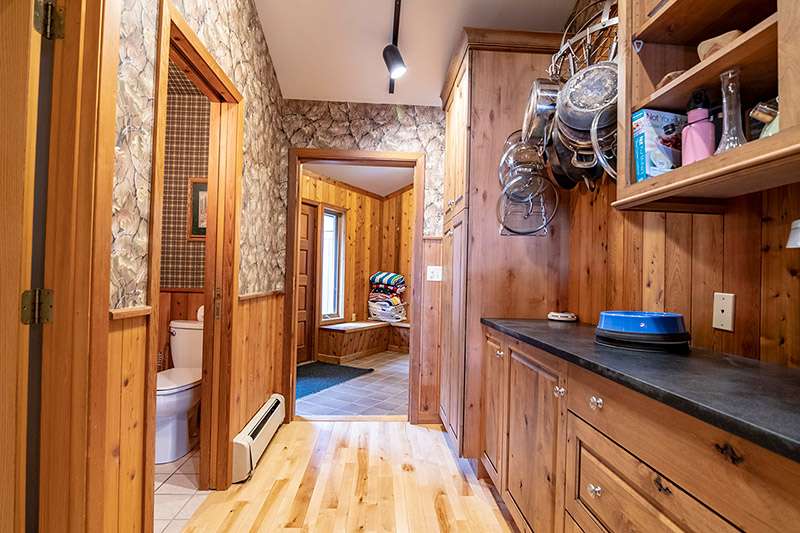 Alpenglow Lakeside Lodge Hallway To Cottage Above Garage 1