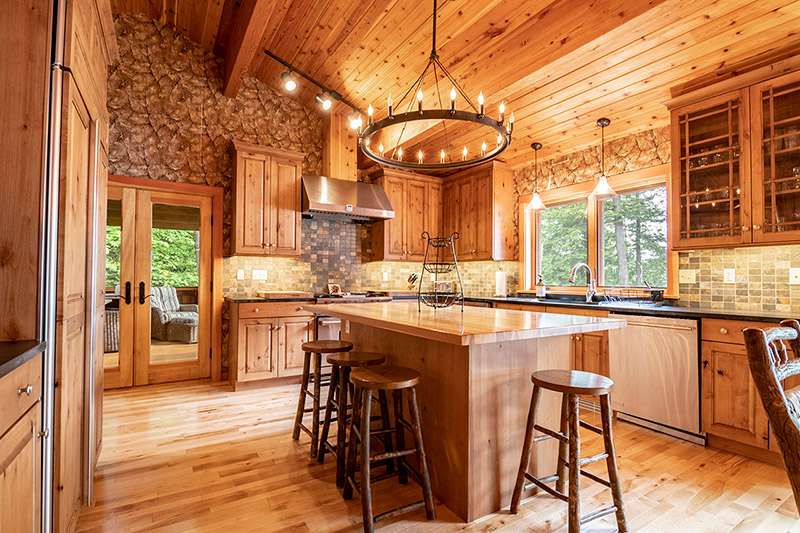 Alpenglow Lakeside Lodge Kitchen 1