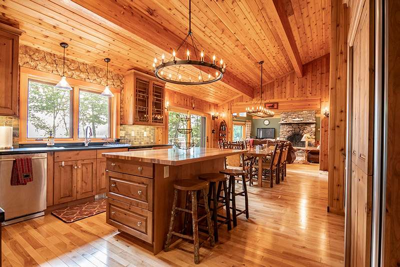 Alpenglow Lakeside Lodge Kitchen 2 1
