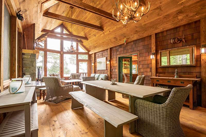 Alpenglow Lakeside Lodge ScreenedPorch 1 1