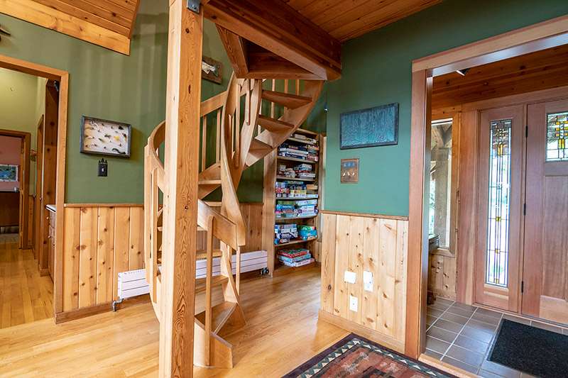 Alpenglow Lakeside Lodge Stairs To Loft 1